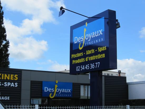 PISCINE DESJOYAUX
